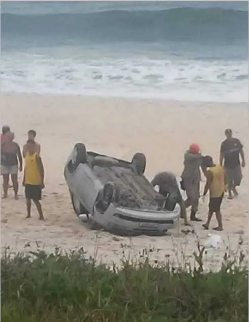 A causa do acidente está sendo investigada pela Polícia Civil