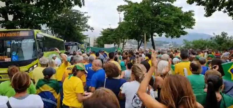 Cerca de mil pessoas participaram do ato