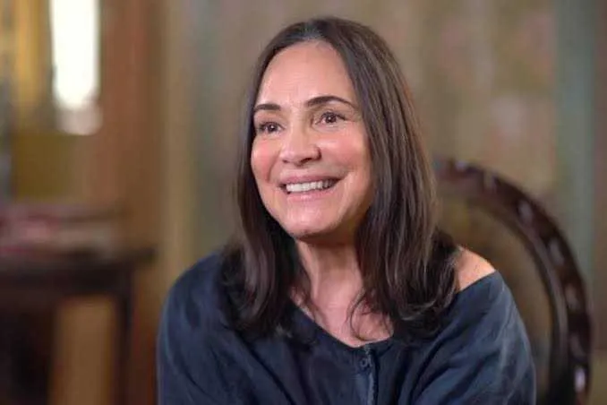 Regina é uma das famosas que apoia o presidente e elogiou sua política de governo no setor 