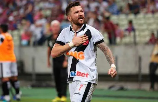 O jogador Rossi atuou pelo Vasco neste ano e marcou 4 gols