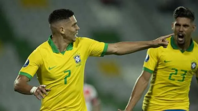 Gol da partida foi marcado pelo ex-Vasco Paulinho