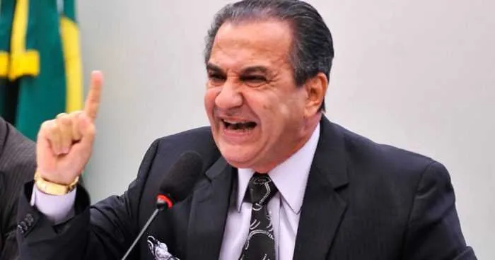Pastor fez anúncio em rede social