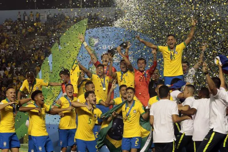 Gol da virada veio aos 47 minutos do segundo tempo