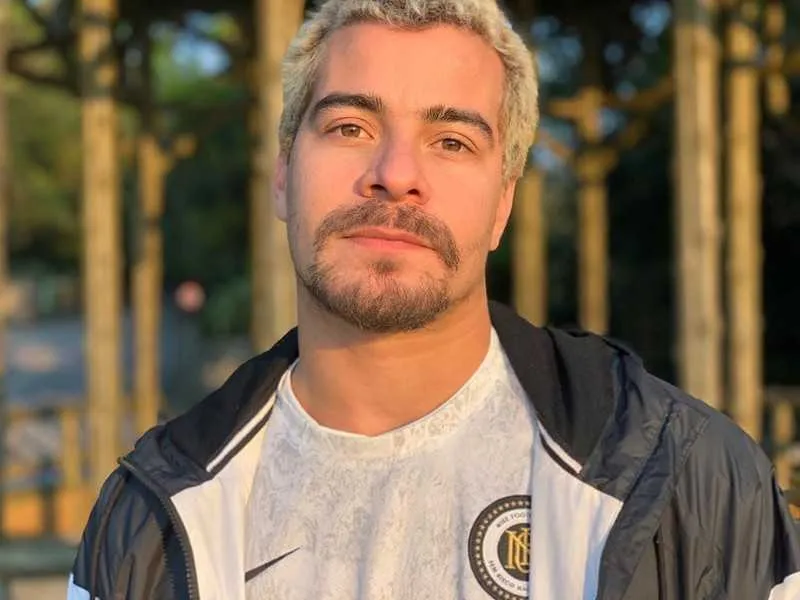 O ator ainda fez uma lista de mulheres com as quais se relacionaria se fosse solteiro 