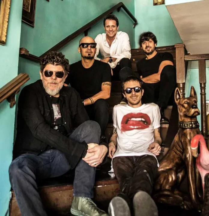Com 35 anos de carreira, a banda Titãs sobe ao palco no domingo, às 19h30