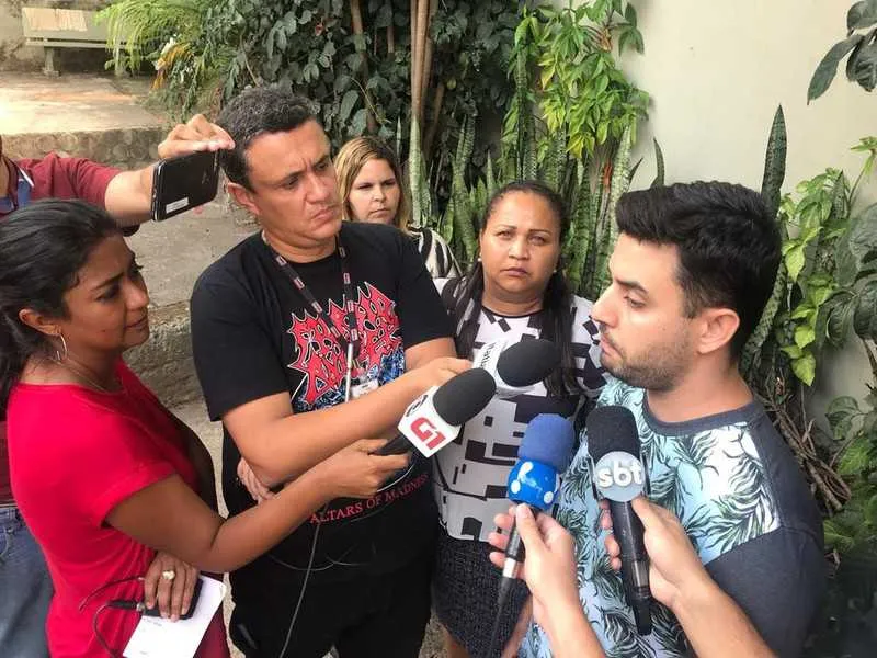 Irmãos deram declaração à imprensa após prestarem depoimento