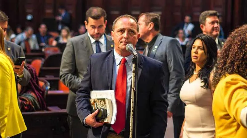 Agora serão sete representantes da sociedade civil 