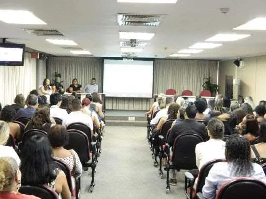 . O curso contribui para o aprimoramento profissional
