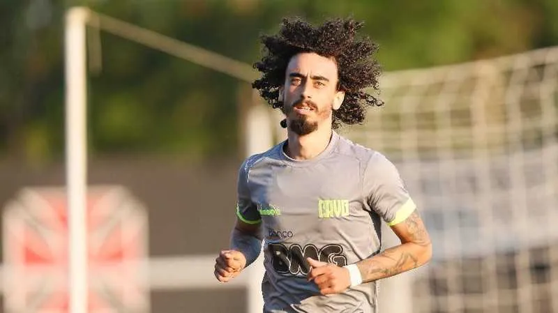 Valdívia, que pertence ao Inter, não teve contrato de empréstimo renovado no Vasco e foi anunciado no Avaí
