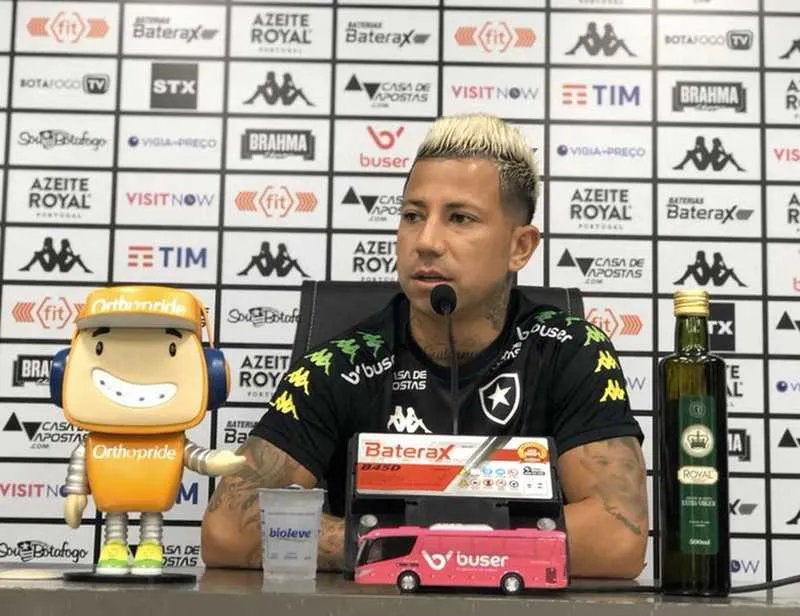 Valencia entrou no Botafogo em 2017
