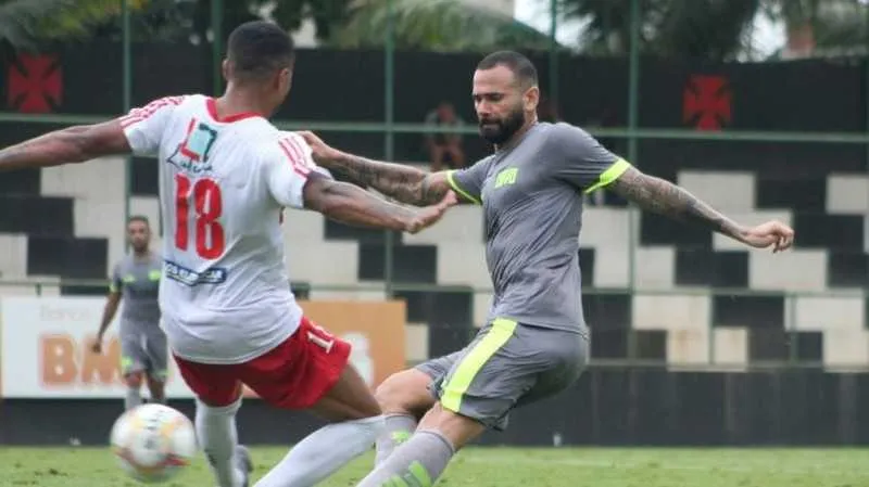 O time enfrentou o Porto Real no CT do Almirante