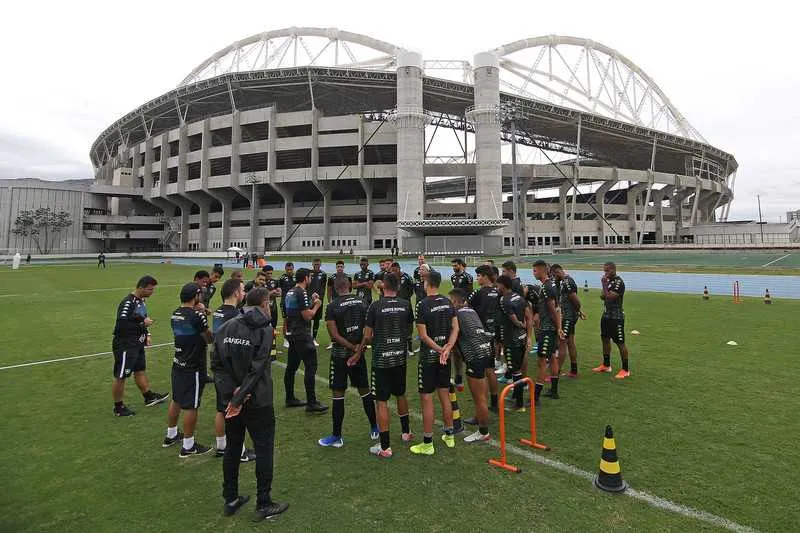 Pagamento de salários em atraso pode dar um gás ao elenco na fase final do Brasileirão