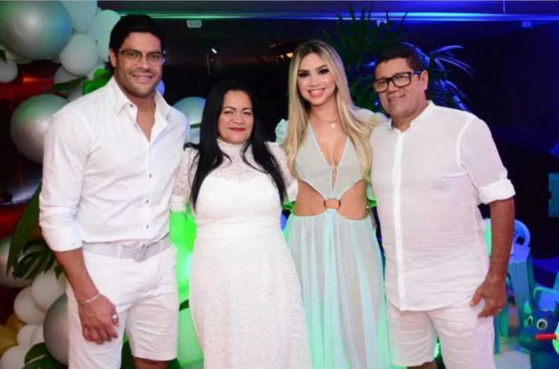 Imagem ilustrativa da imagem Mãe de Hulk apoia nova nora e irmã do jogador critica a ex-cunhada