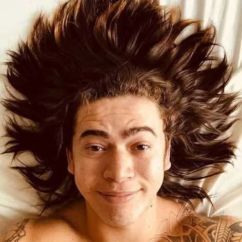 Imagem ilustrativa da imagem Whindersson Nunes confessa que internet foi a chave para a depressão
