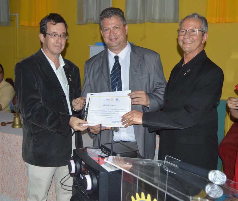 Diretor da Universo recebe homenagem do