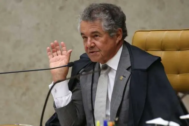 Marco Aurélio Mello determinou que a PGR analise a notícia-crime apresentada contra o presidente Jair Bolsonaro.