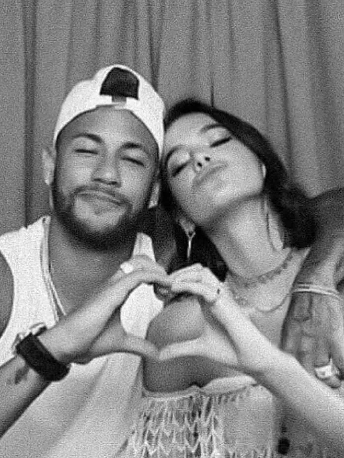 Neymar e Bruna viveram um namoro vai e volta por alguns anos 