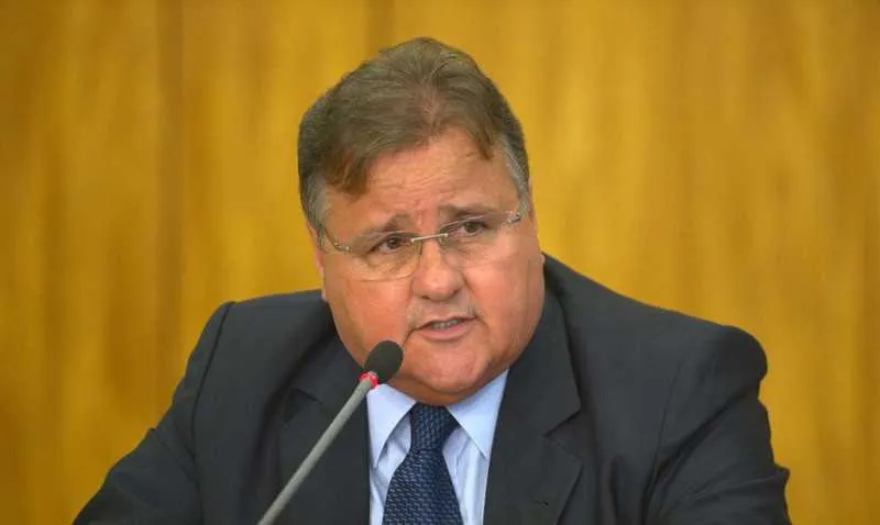 Medida é para evitar contaminação pelo novo coronavírus