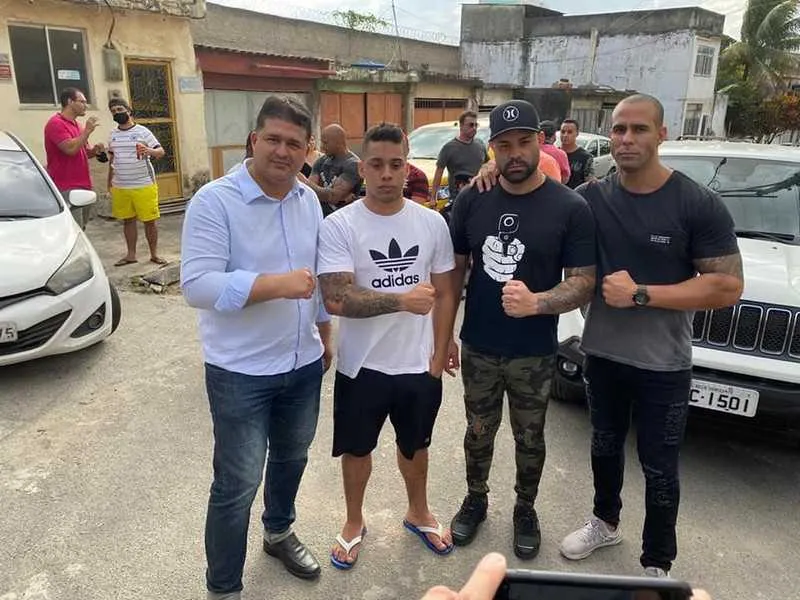 Imagem ilustrativa da imagem Gabriel Monteiro apoia pré-candidatura de Roberto Sales a prefeito de SG