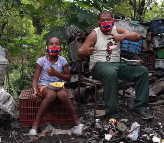 As máscaras de proteção individual funcionam como uma barreira física e é uma eficiente aliada ao combate à propagação do novo coronavírus