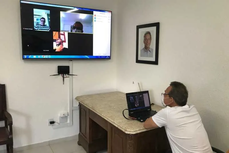 O prefeito apresentou minuta do plano em videoconferência
