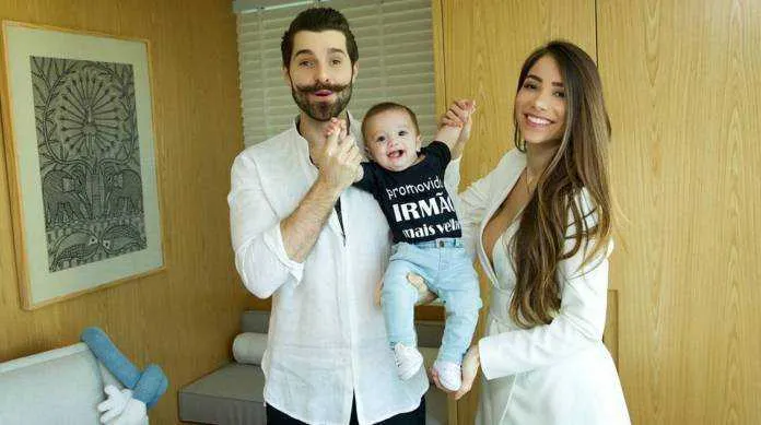 O primeiro bebê do casal tem apenas 6 meses