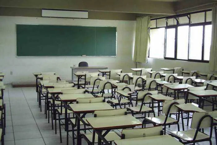Professores entraram de greve no dia 6 de julho e dizem que ainda não se sentem seguros para ministrar aulas presencialmente