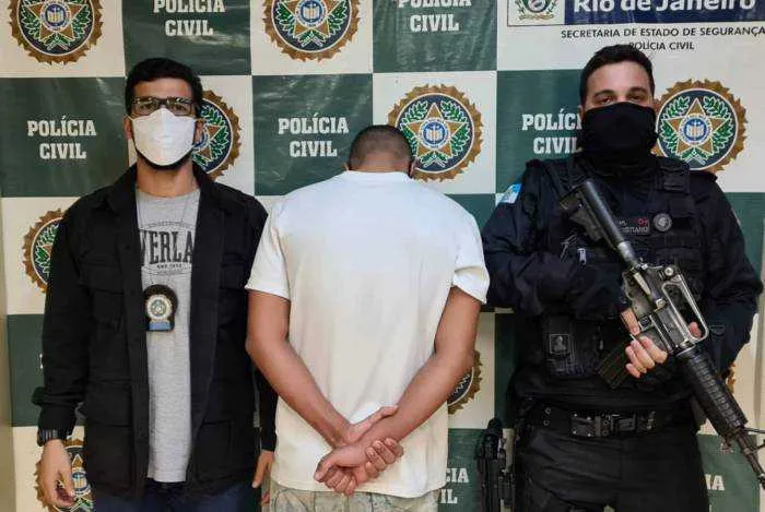 Suspeito se entregou na tarde desta terça-feira (14)