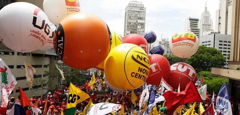 Em milhares de fábricas, trabalhadores (as) ficarão parados por 100 minutos