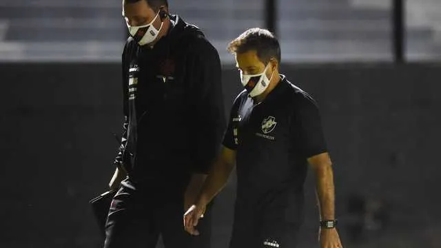 Técnico Ramon não conseguiu levar p time ás semifinais  