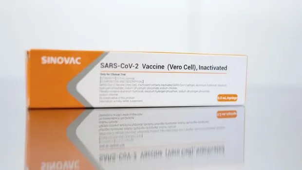 Imagem ilustrativa da imagem CoronaVac é a vacina em teste mais segura contra covid-19