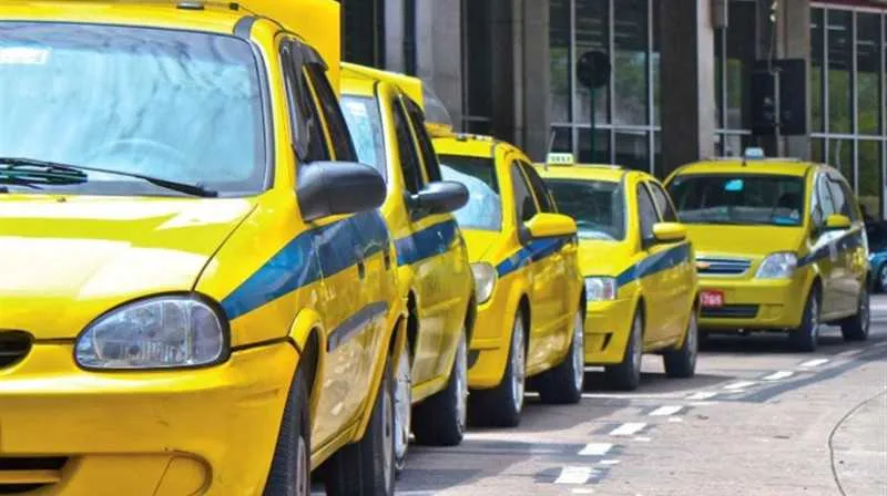 Imagem ilustrativa da imagem Agora é lei: serviço de taxi intermunicipal é regulamentado