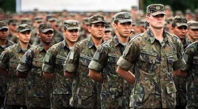 Para se alistar basta deve acessar o site www.alistamento.eb.mil.br 