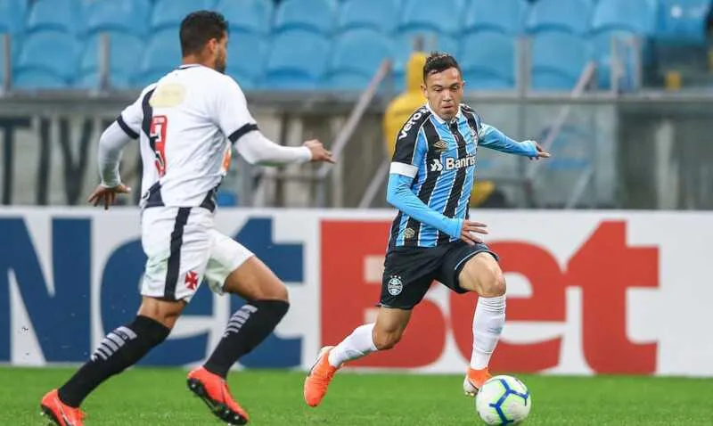 Imagem ilustrativa da imagem Brasileiro tem duelo de invictos neste domingo