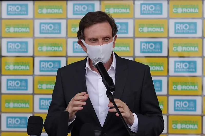 Crivella decidiu doar o seu salário integral no mês passado e informou agora a redução em 50% no seu salário e nos dos secretários municipais