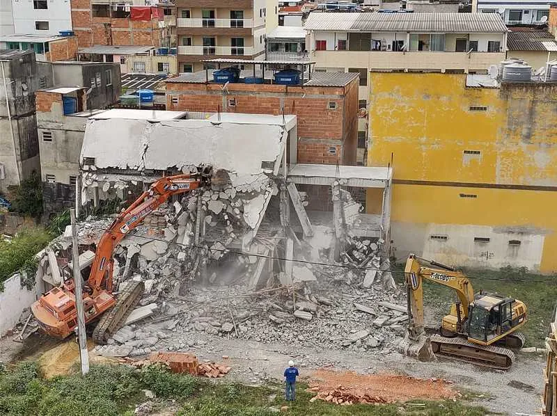 No dia 12 de abril do ano passado, dois prédios irregulares desabaram no condomínio Figueiras do Itanhangá, na Muzema