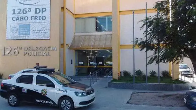 Os dois homens foram levados para a 126º DP