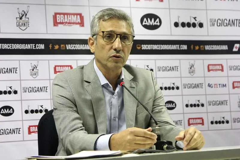 Vasco vai fazer acordo com funcionários nesta segunda (11), para parcelar salários atrasados e verba rescisória