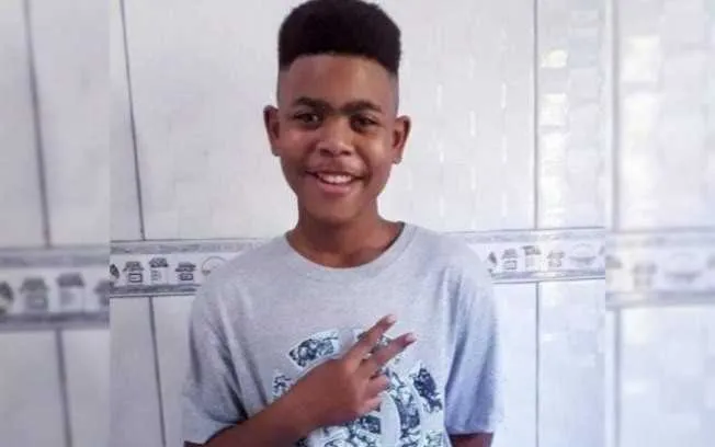 Policiais civis mudam versão em relação à quantidade de disparos realizados na operação do Complexo do Salgueiro, que terminou com a morte do adolescente João Pedro