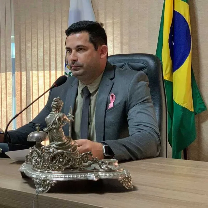 Bruno Costa foi internado nesta terça-feira (23)