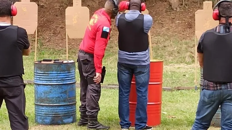 Imagem ilustrativa da imagem Agentes de segurança da Alerj realizam curso de capacitação de proteção a autoridades