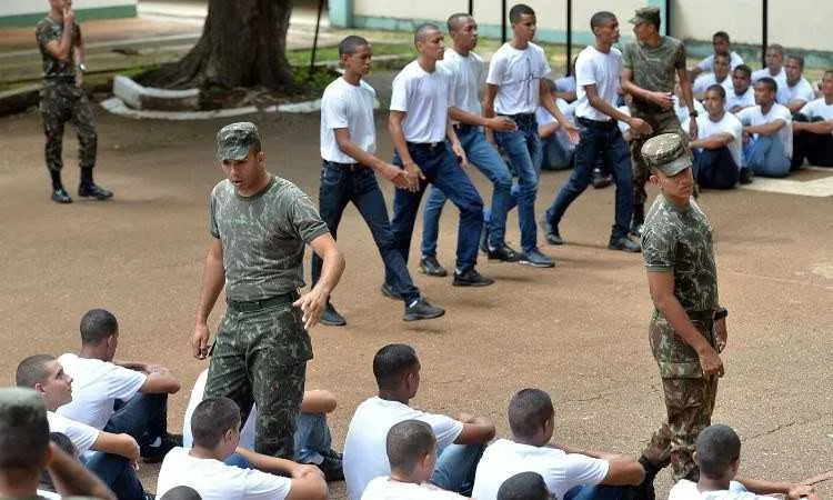 Em 2020, a expectativa do Ministério da Defesa é que quase 2 milhões de jovens realizem o alistamento em todo Brasil
