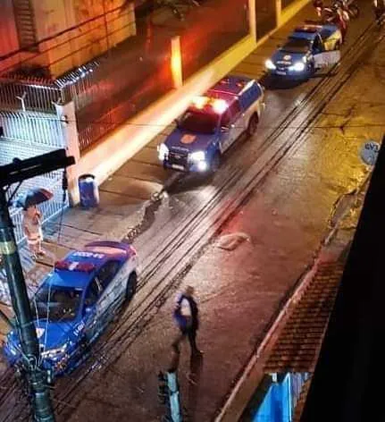 Suspeito foi baleado na Rua Aluízio Neiva, próxima ao Rodo Shopping