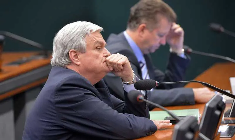 Ele foi um dos fundadores do Partido dos Trabalhadores (PT)