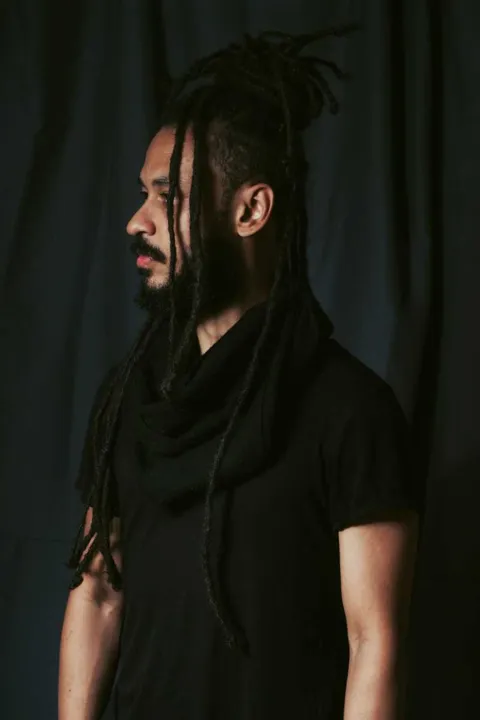 O  multi artista Bruno Albert 
