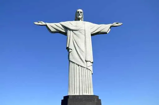 Cristo Redentor receberá projeções de tapetes de sal na noite desta quinta (11), em celebração a Corpus Christi