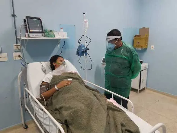 Imagem ilustrativa da imagem Grávida testa positivo e é internada em hospital de São Gonçalo