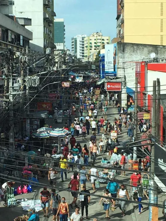 Rua da feira amanheceu com praticamente mesma movimentação que tinha antes da pandemia