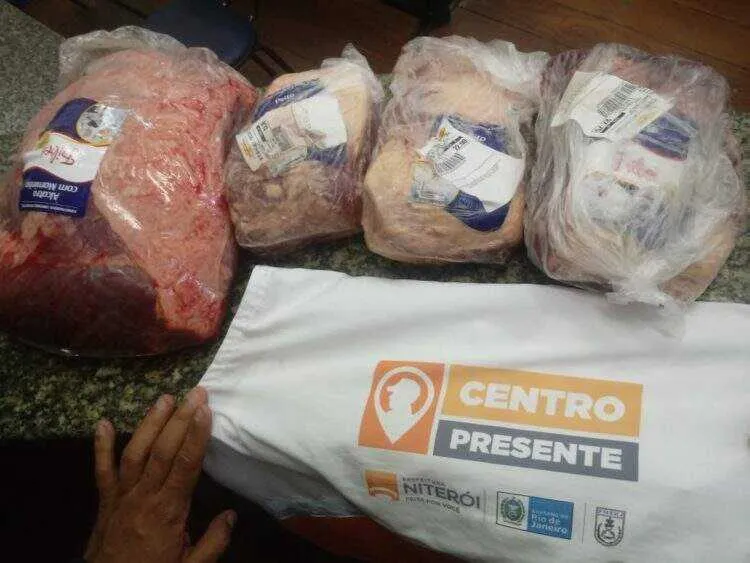 Quatro peças de carne foram encontradas com o suspeito