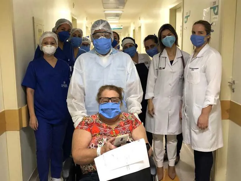 Alice Rebelo com a equipe do HCSG